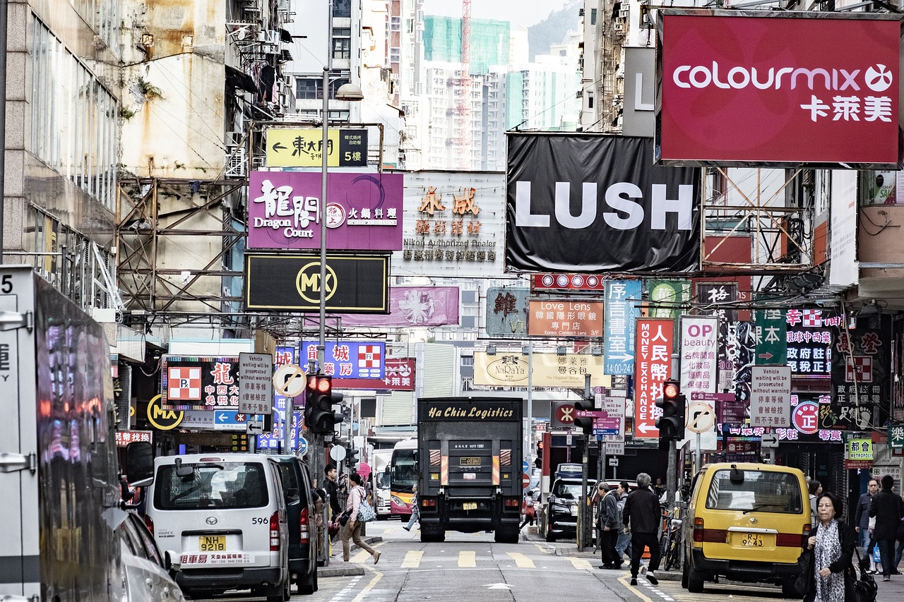 民企香港上市，機遇與挑戰(zhàn)并存的道路