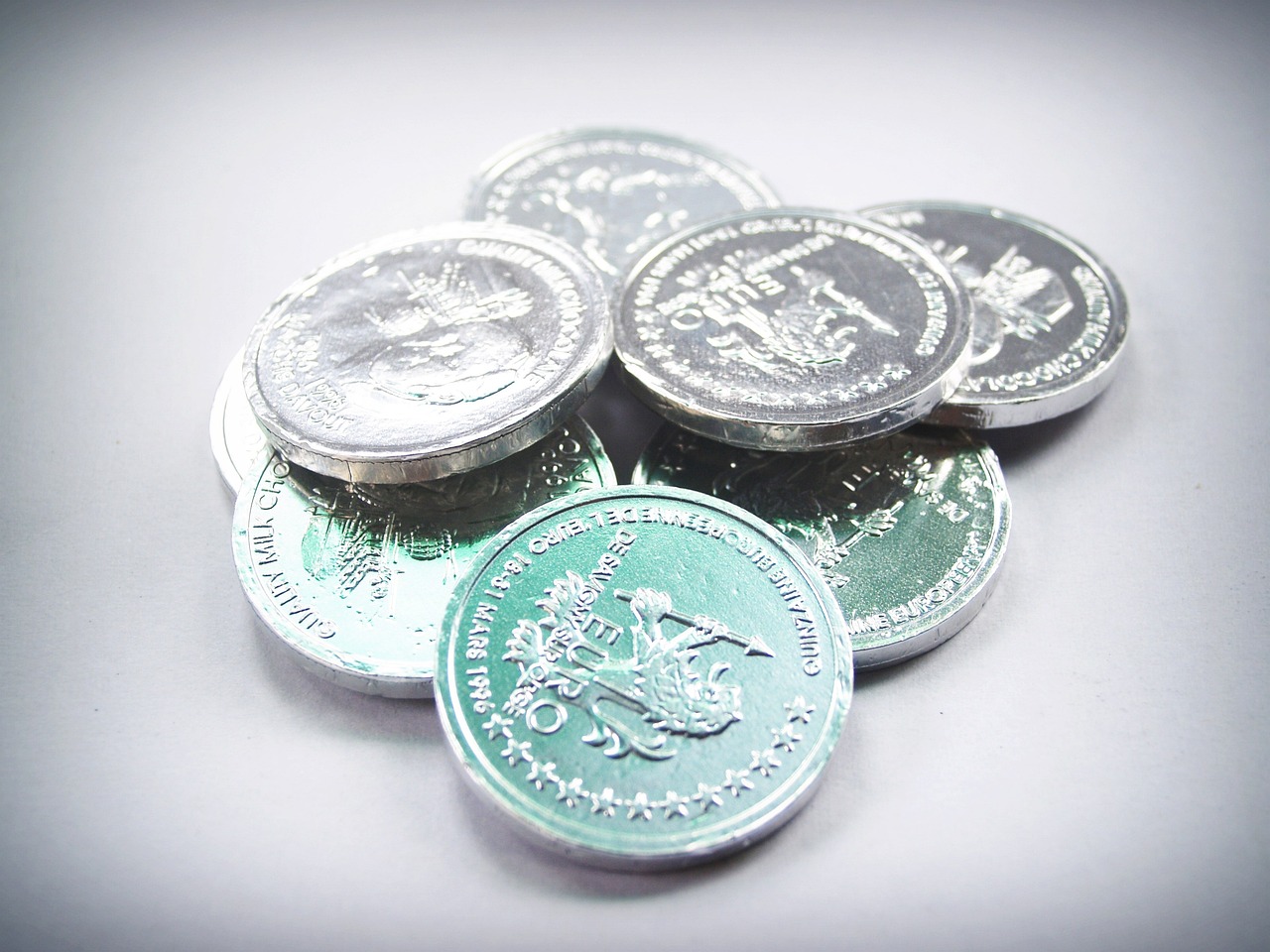 黃金價(jià)格與各大銀行的動(dòng)態(tài)關(guān)聯(lián)分析概覽