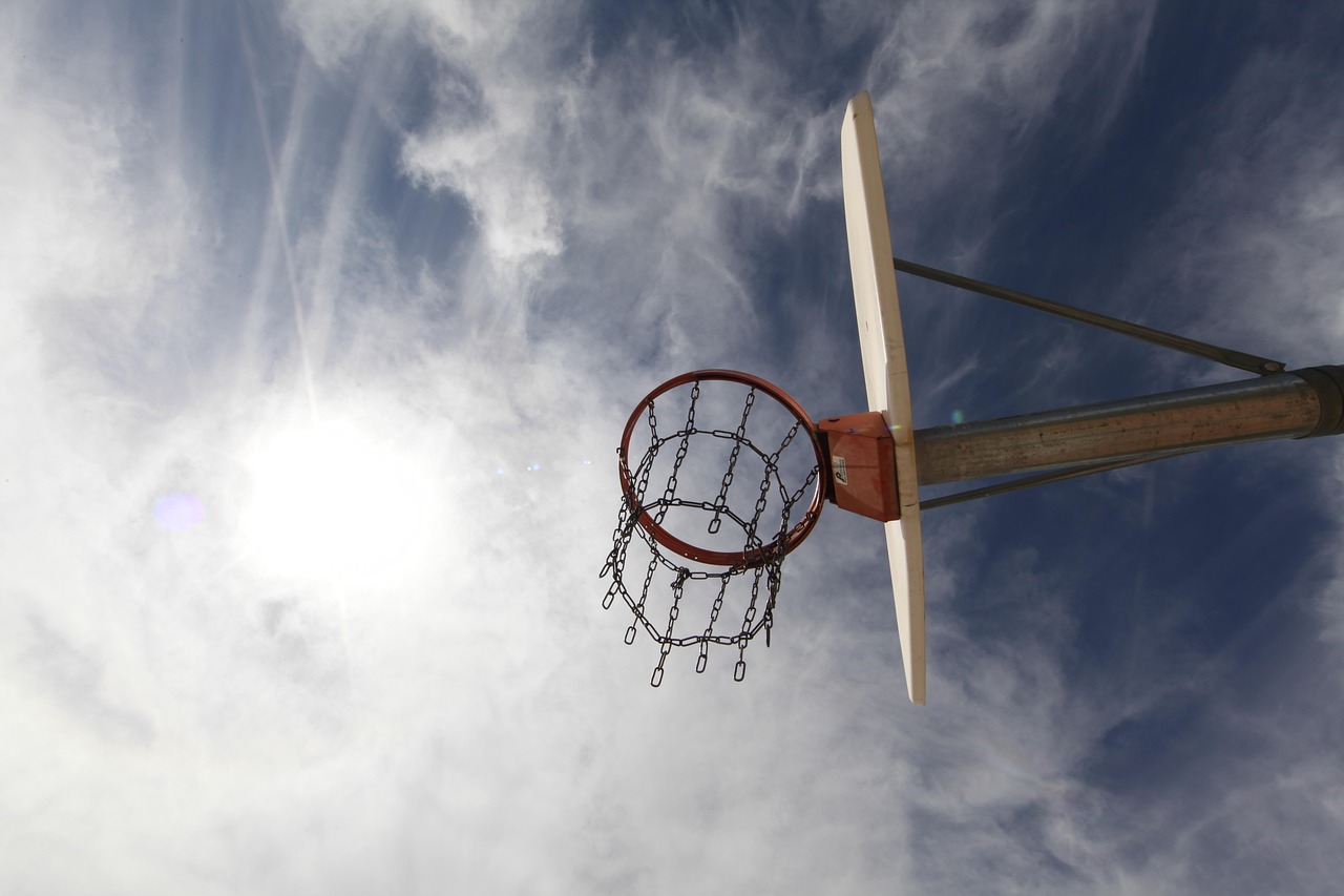 NBA比賽觀看指南，如何找到最佳觀賽體驗(yàn)，NBA比賽觀看渠道推薦